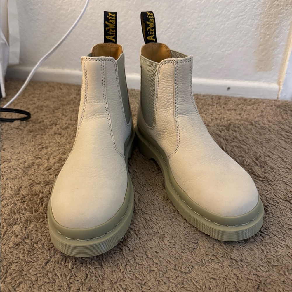 Dr. Martens Womens Water resistant Nubuck Chelsea Boots